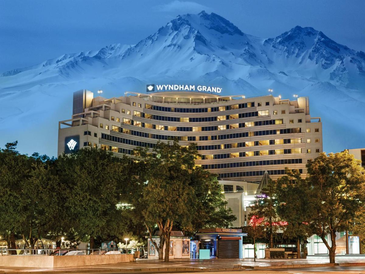 ホテル ヒルトン カイセリ エクステリア 写真 The hotel in 2016