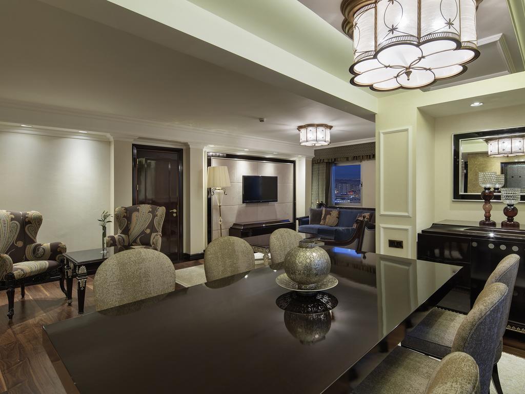 ホテル ヒルトン カイセリ エクステリア 写真 A suite at the Mandarin Oriental, New York